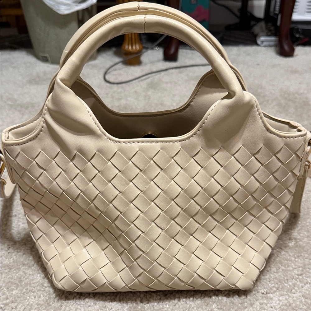 Urban Expressions Cream Woven Tote